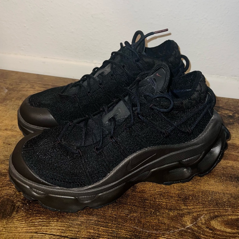 Nike Air Max Flyknit Venture, Black/Brown, US W 9/M 7.5 26 cm